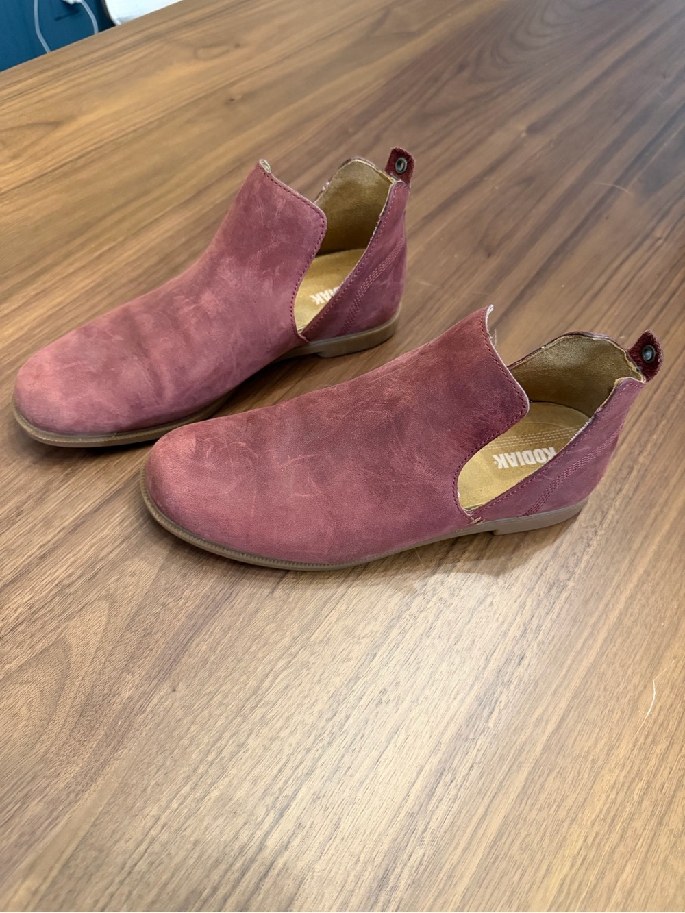 Kodiak Burgundy Cutout Ankle Booties 7.5